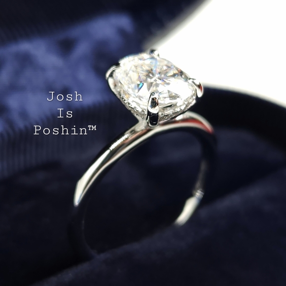 2CT Oval Moissanite hidden halo ring in sterling silver - Picture 5 of 16